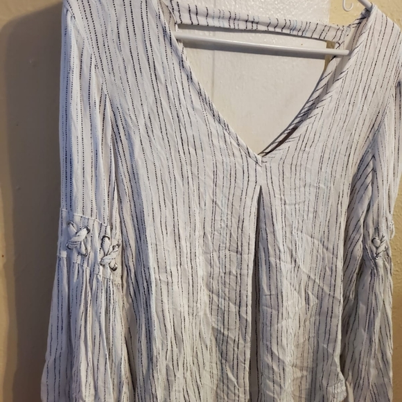 5/$25 Philosophy Bell Sleeve Striped Blouse - Picture 10 of 14